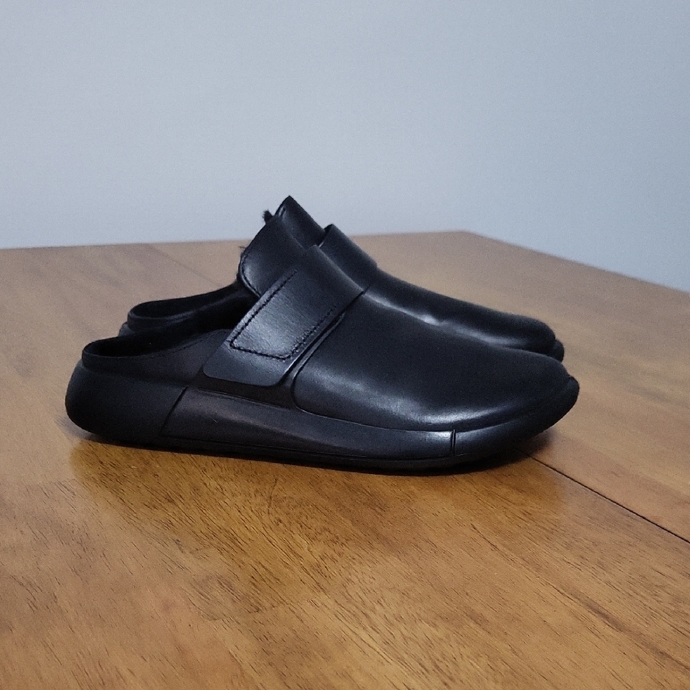 Ecco Black Leather Mules with Velcro Strap